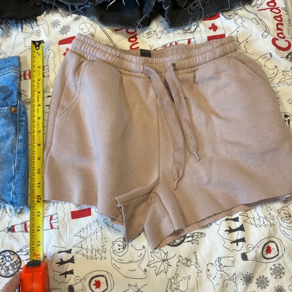 Assorted short shorts - Picture 3 of 13